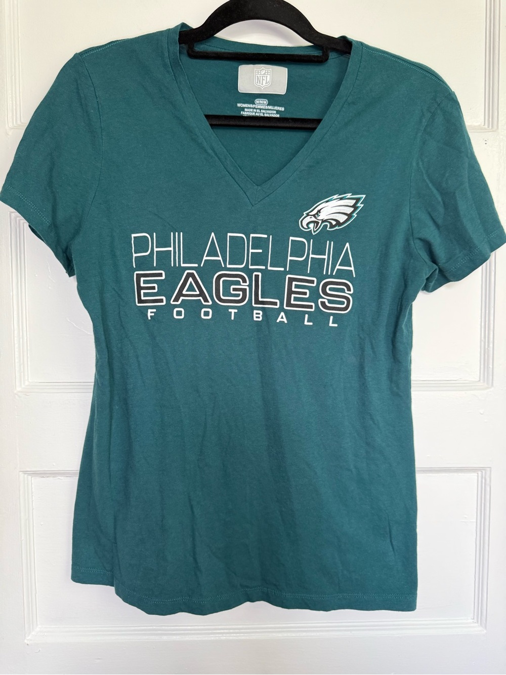 NFL Team Apparel Philadelphia Eagles Women's Teal V-Neck Sporty Fan Tee M